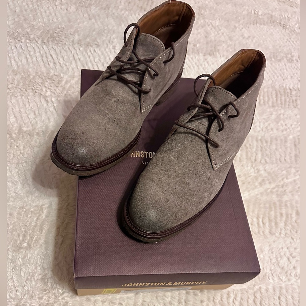 Johnston & Murphy Gray Chukka ankle Boots